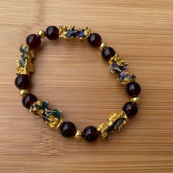 Garnet Wealth Pixiu Bracelet - Picture 2 of 7